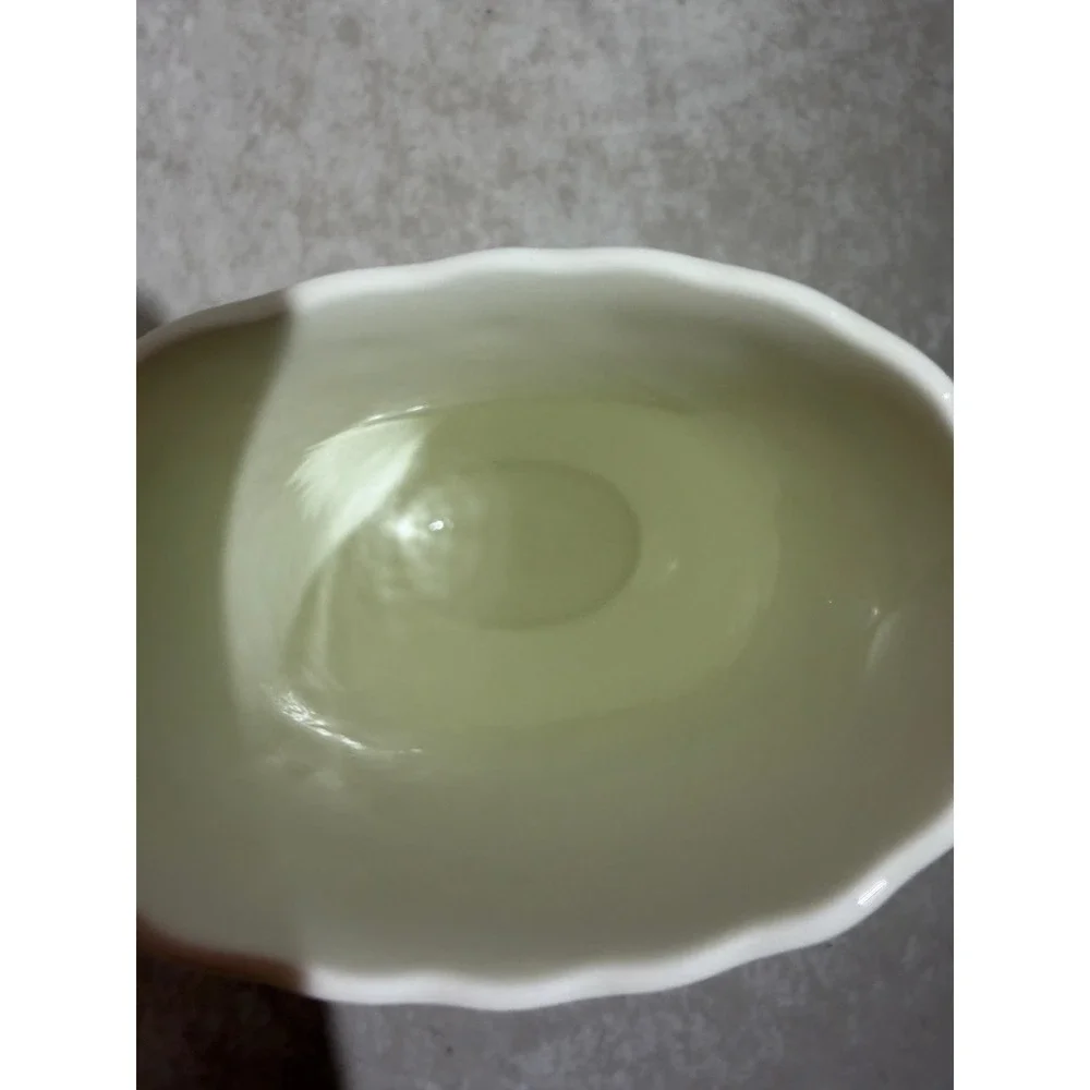 Mikasa Christmas Morning Bone China Vase B2040 Holiday‎ Tree Japan Scalloped